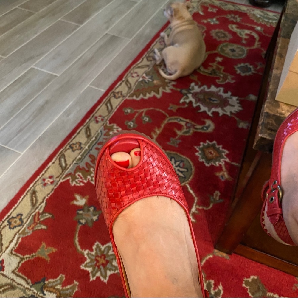 Vince Camuto red leather wedge 37.5 7.5 Med